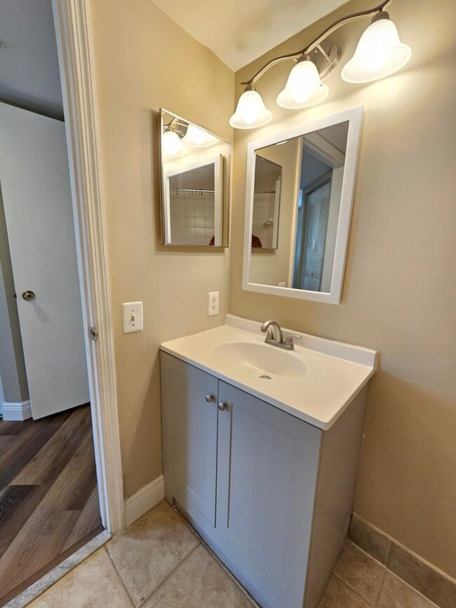 Building Photo - 4191 N Haverhill Rd