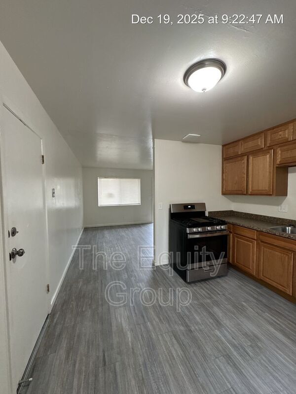 Building Photo - 399 S Valencia Blvd