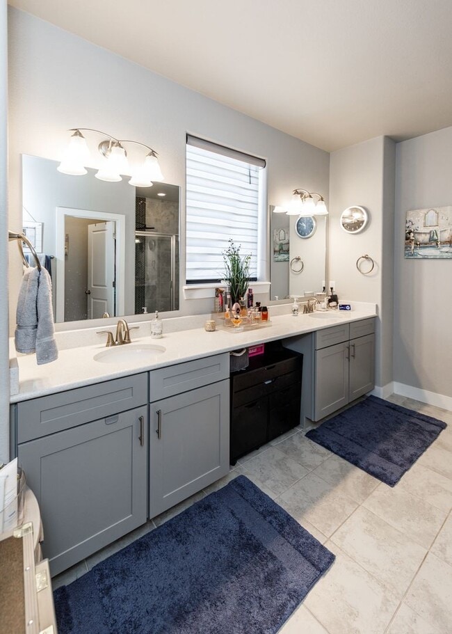 Building Photo - Luxury Ranch-Style Home for Rent | Wolf Ranch | D20 Schools | Pikes Peak Views