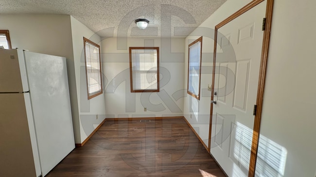 Building Photo - 130 W 10th St