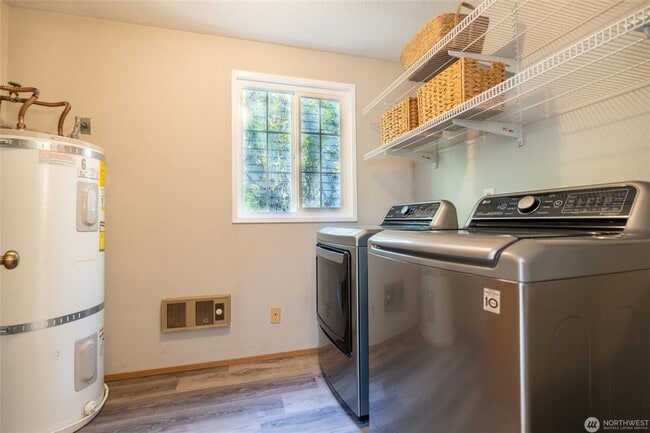 Building Photo - 2bd/1.5ba Seattle House
