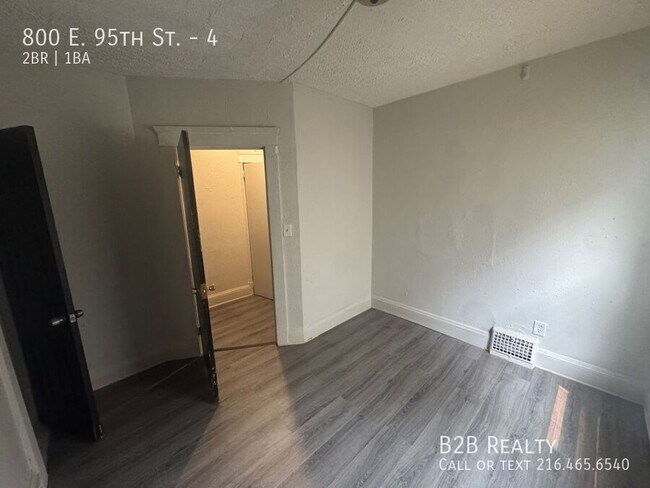 Building Photo - 800 E 95th St