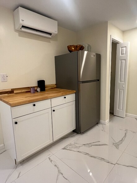 Building Photo - 222 Snowy Oak Rd