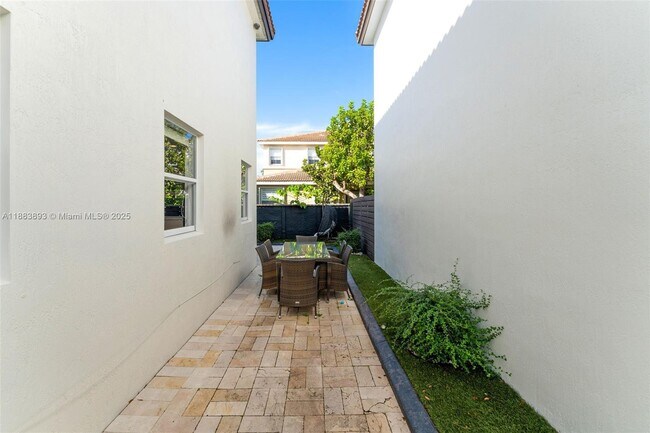 Building Photo - 11229 NW 44th Terrace