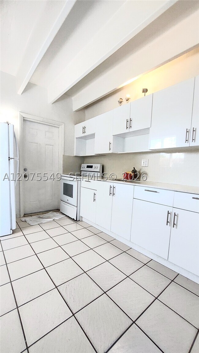 Building Photo - 21910 SW 118th Ave