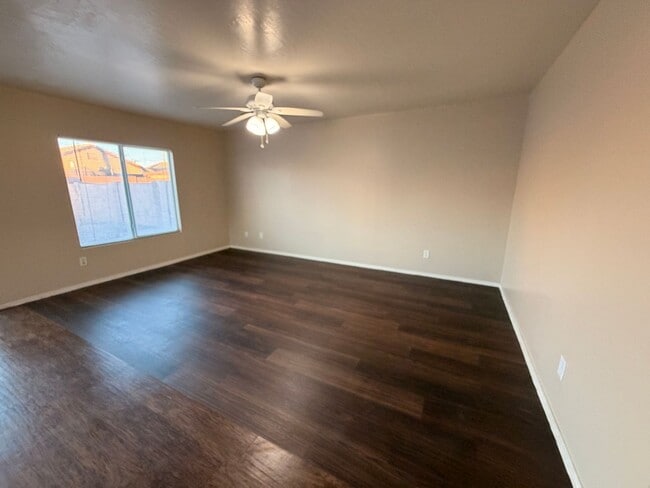 Building Photo - Refinished 4 by 2.5 Avondale Home - Corner...