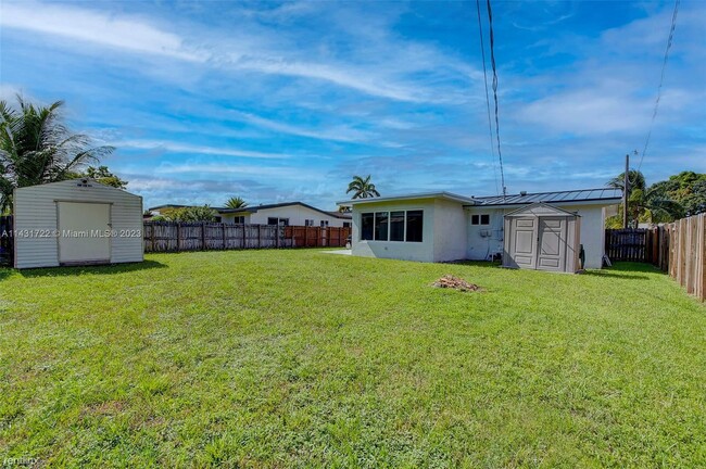 Building Photo - 3 br, 1 bath House - 8800 NW 12th St