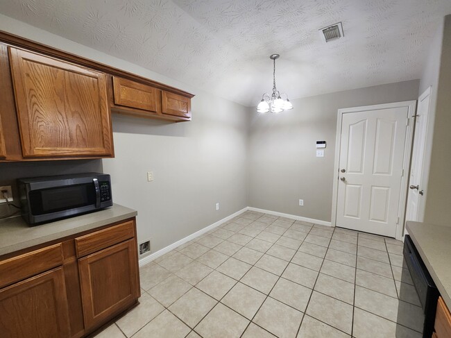 Building Photo - 24315 Hard Wood Dr