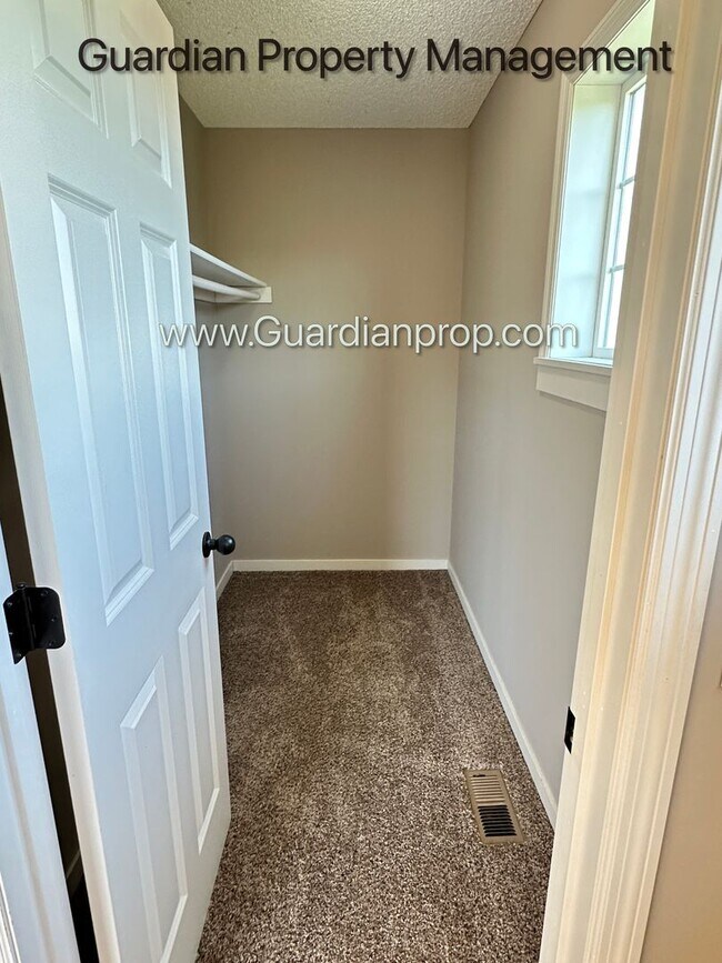 Building Photo - Champlin Corner Unit Town Home, 2 Car Garage, Dishwasher, Washer/Dryer, Balcony