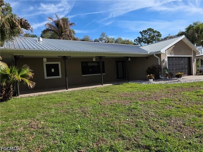 Building Photo - 1250 Riverbend Dr