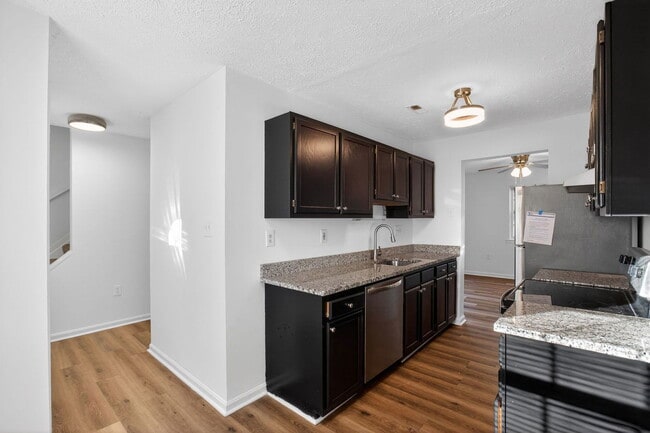 Building Photo - 21864 Ronald Dr