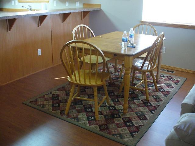 Building Photo - 402 N Pacific St