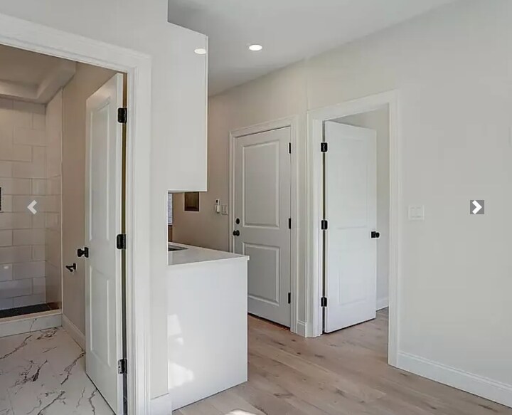 Building Photo - 17 Bartlett St