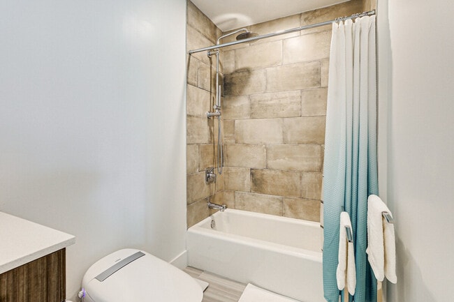 Building Photo - 332 Cocoanut Ave