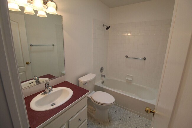 Building Photo - 3922 E Siskin Ln