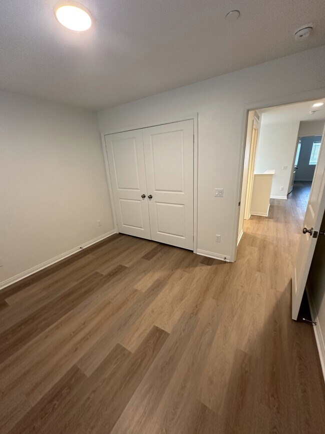 Building Photo - 176 N Sutter Ave