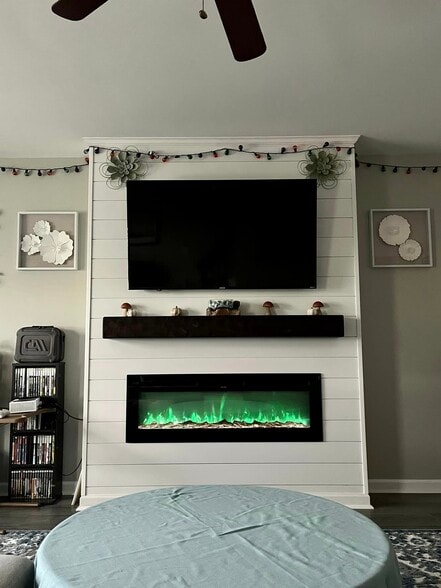 Living Room Fireplace - 46 Myatt Ct