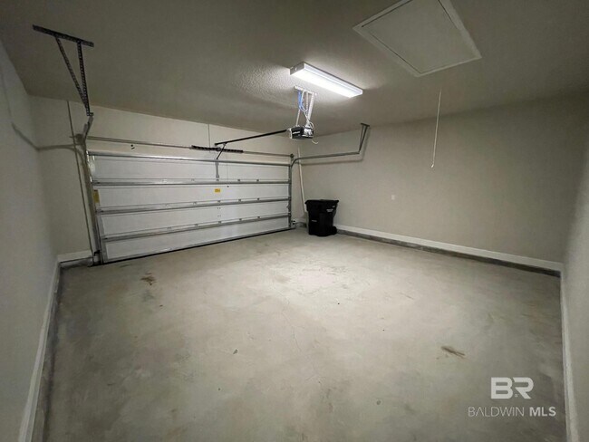 Building Photo - 31689 Kestrel Loop