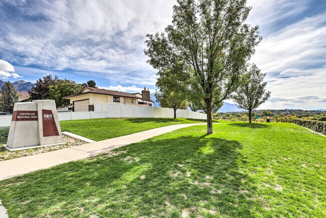 Building Photo - 1523 7200 S