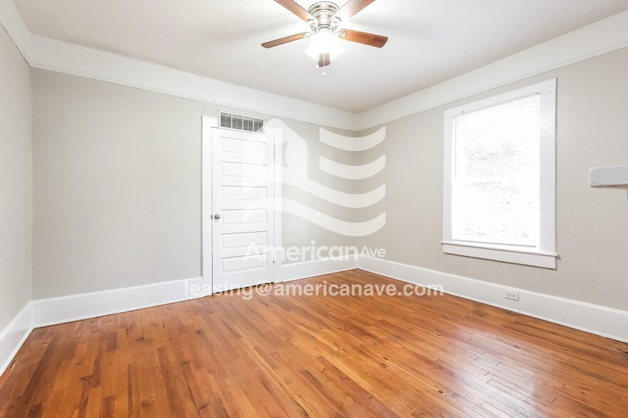 Building Photo - 213 S 7th St