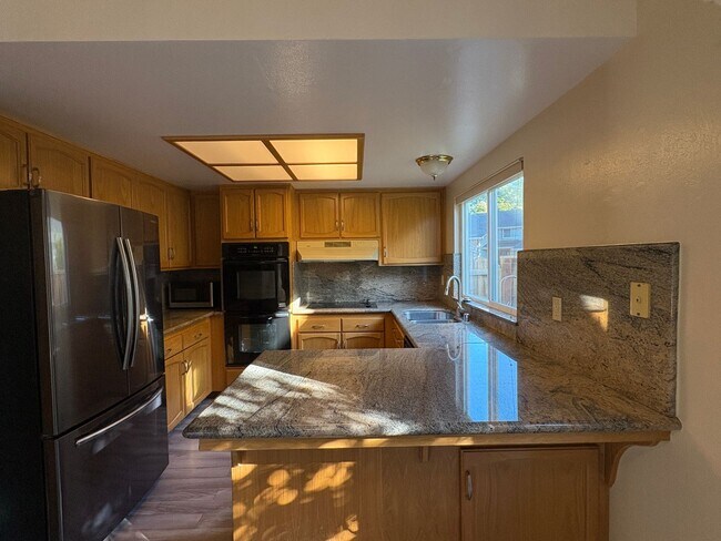 Building Photo - 1100 Limeridge Dr