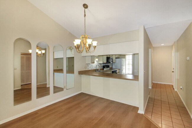Building Photo - 928 Capri Isles Blvd