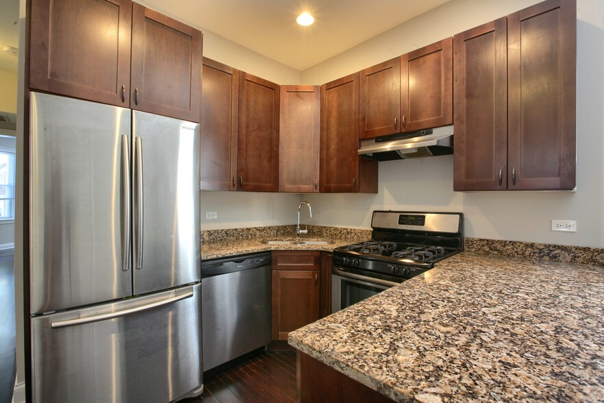 Building Photo - 3224 N Monticello Ave
