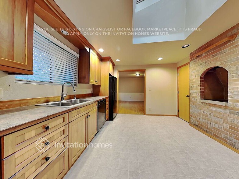 Building Photo - 617 S 301st St