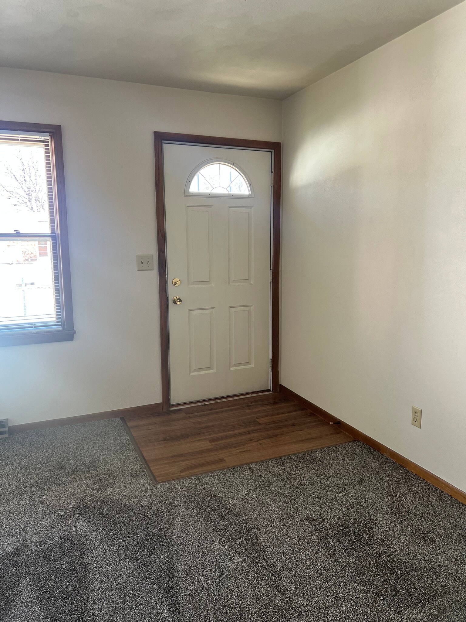 Building Photo - 1825 Ontario Dr