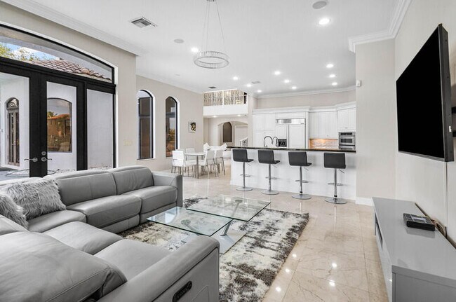 Building Photo - 17895 Cadena Dr