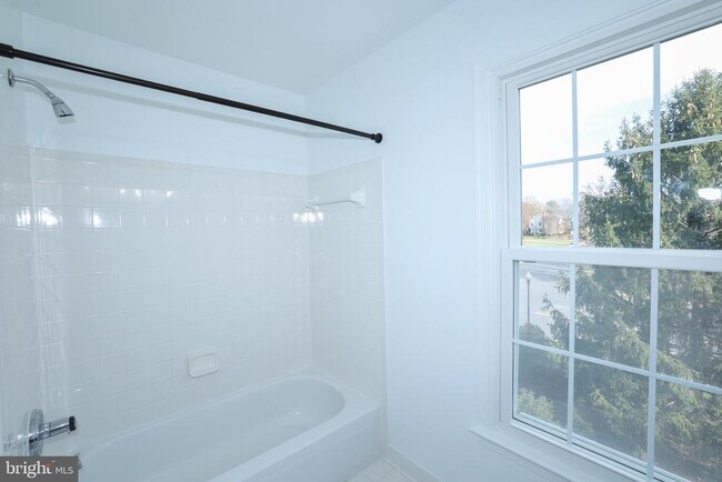 Building Photo - 47699 Whirlpool Square