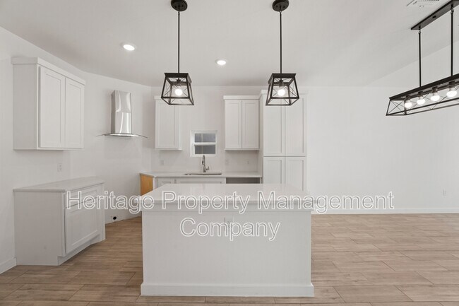 Building Photo - 212 Cooper St