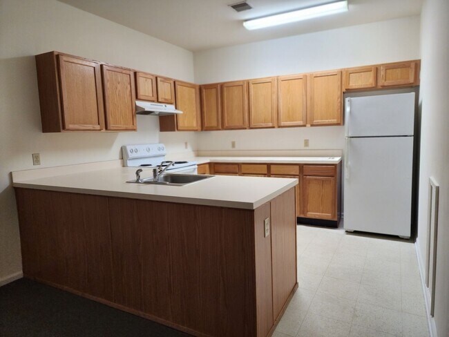 Building Photo - Historic Bethlehem - 2 Bedroom Apartment