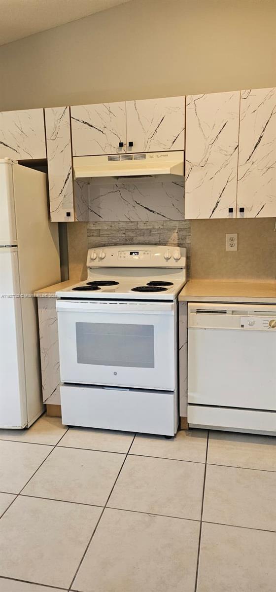 Building Photo - 2910 SE 12th Rd