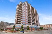 Building Photo - 25 Forest St