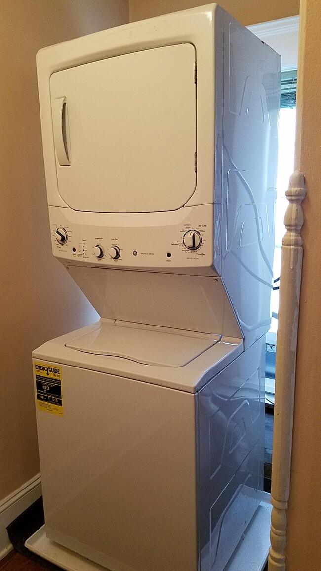 Washer Dryer Unit - 113 Hanover St