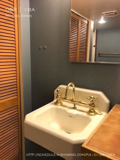 Building Photo - bedroom in Denver CO 80206