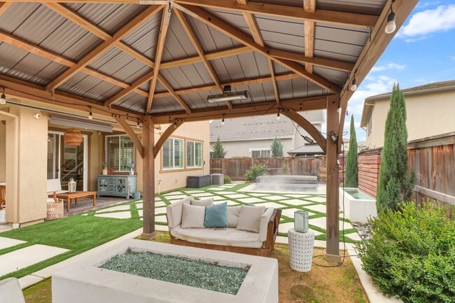 Building Photo - Beautiful 4-Bedroom, 3-Bath Home on a Quiet Cul-de-Sac in Woodland