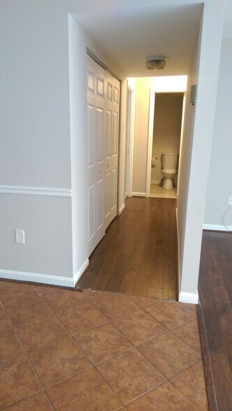 Building Photo - 706 Quince Orchard Blvd