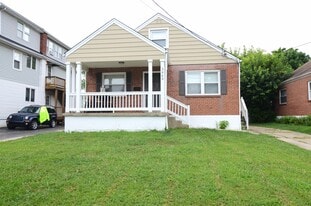 Building Photo - 3949 Deer Park Ave