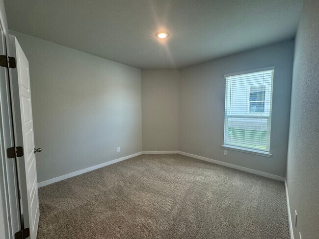 Building Photo - 784 Staglin St