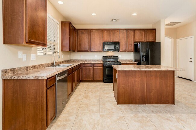 Building Photo - 17525 W Larkspur Dr