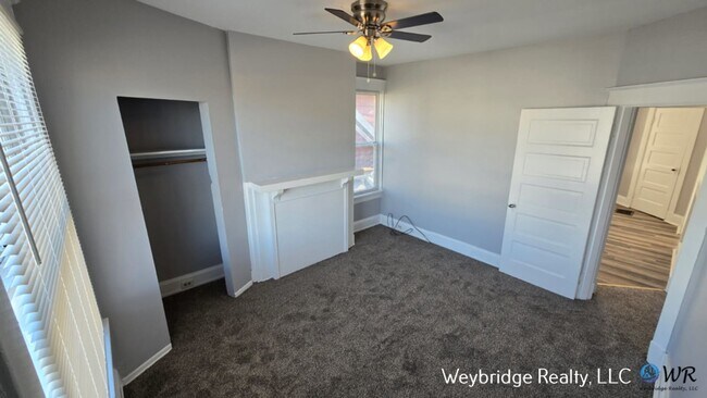 Building Photo - 407 Jackson Ave