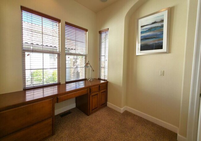 Building Photo - First Month Free – Executive Somersett Home Offered Furnished or Unfurnished with Panoramic Views...