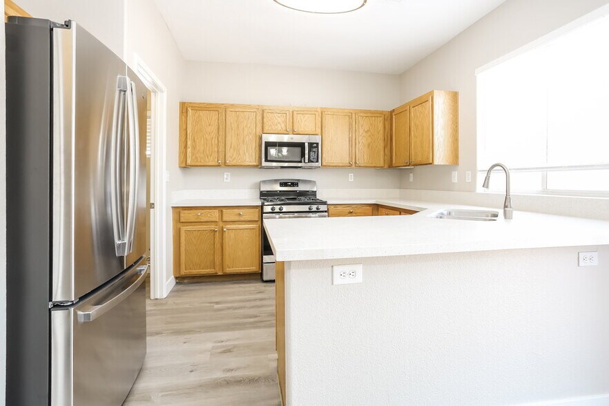 Building Photo - 7805 Esteem St