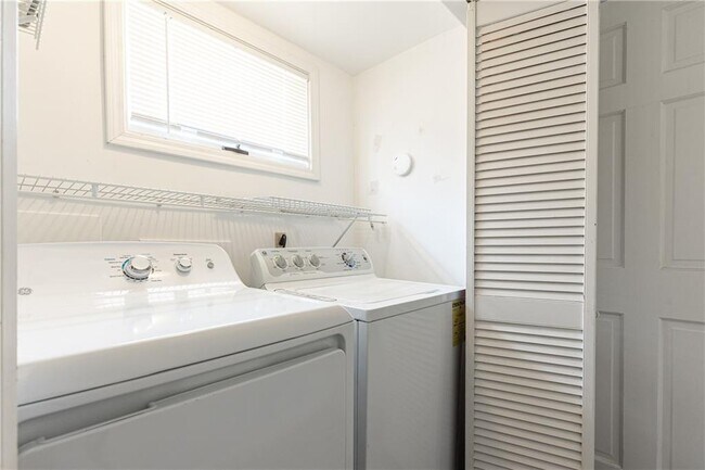 Building Photo - 5115 Vernon Ridge Dr