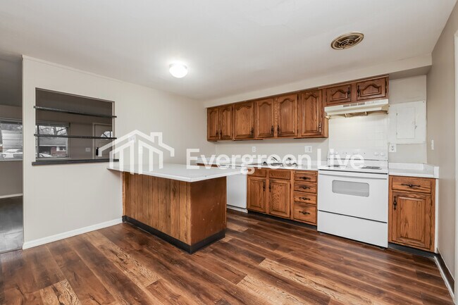 Building Photo - 2521 Rover Ct