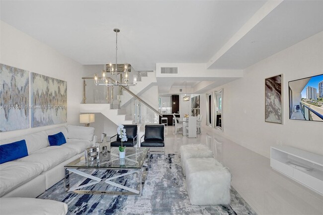 Building Photo - 3040 N Ocean Blvd