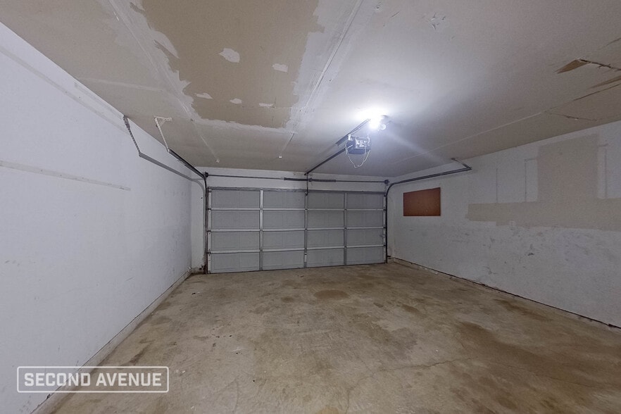 Building Photo - 7002 Hawaii Ln