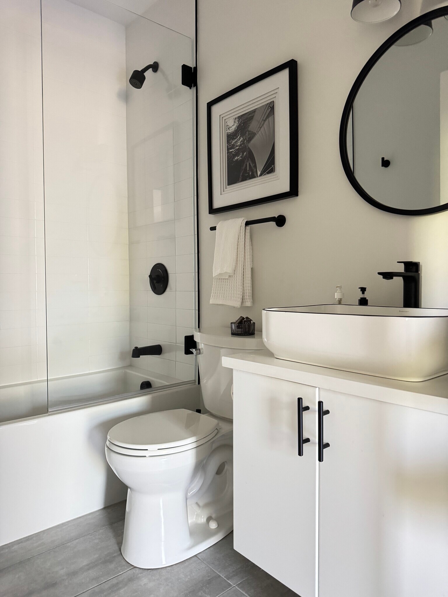 Guest Bathroom - 347 Maverick St